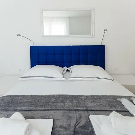 Villa Plava Voda Luxury A *