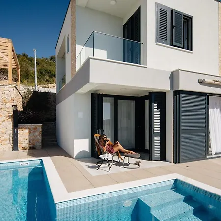 Villa Plava Voda Luxury A *